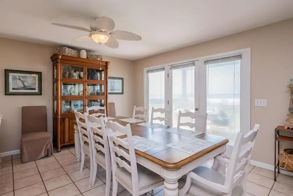 Sweet Retreat by Oak Island Accommodations