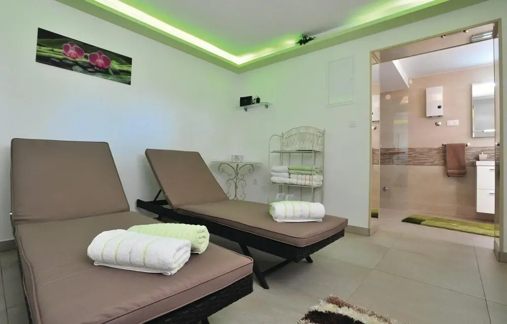 Amazing Home in Razanj With Sauna, Wifi and 6 Bedrooms