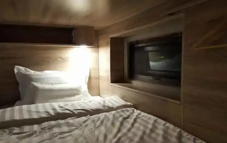 To Bed Poshtel