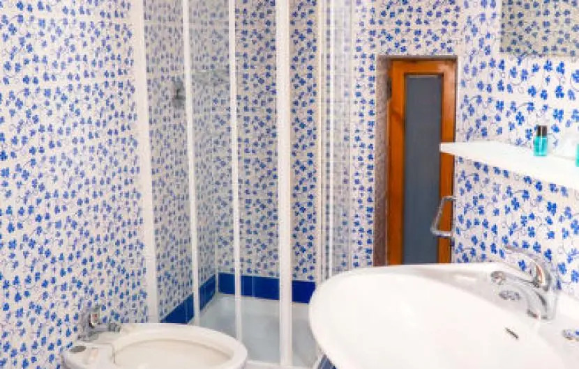 Studio 1 bathroom - Massa Lubrense