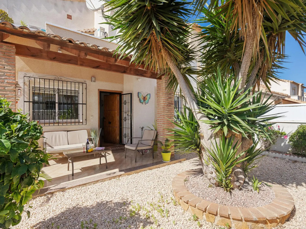 Modern Garden Home, Algorfa