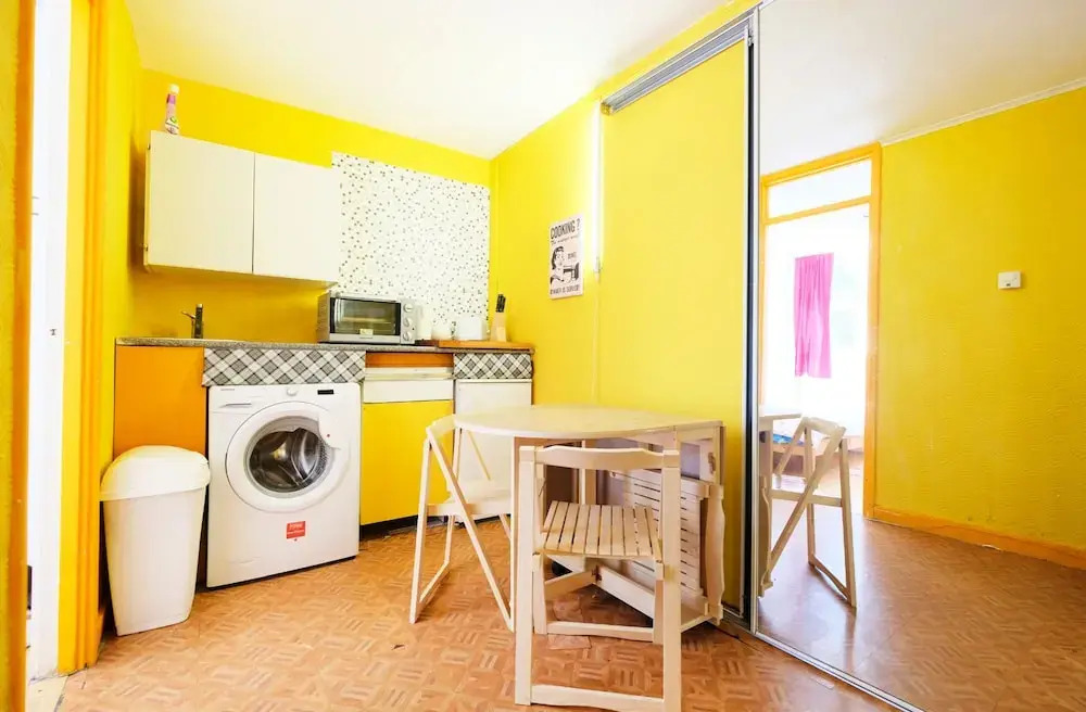 A Cosy two Bedroom Apartment, Sleeps 3