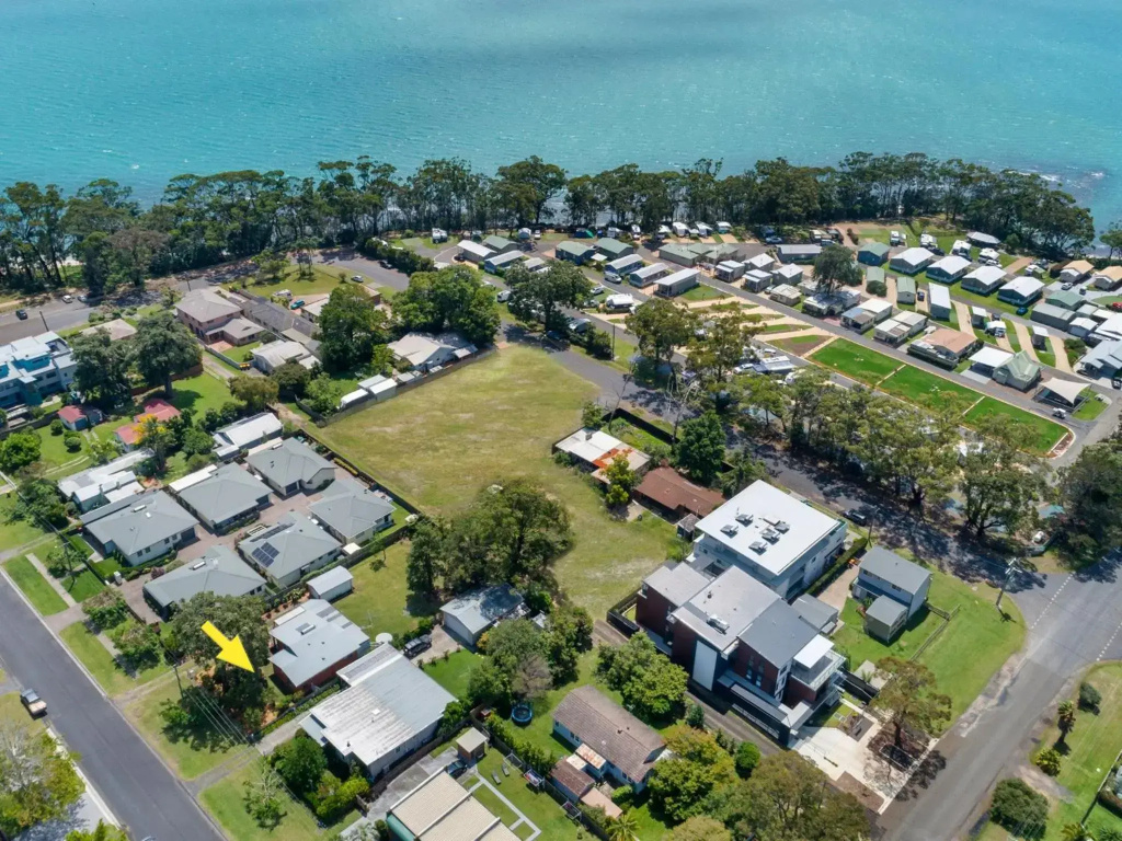 SANDALWOOD Huskisson 4pm Check Out on Sundays