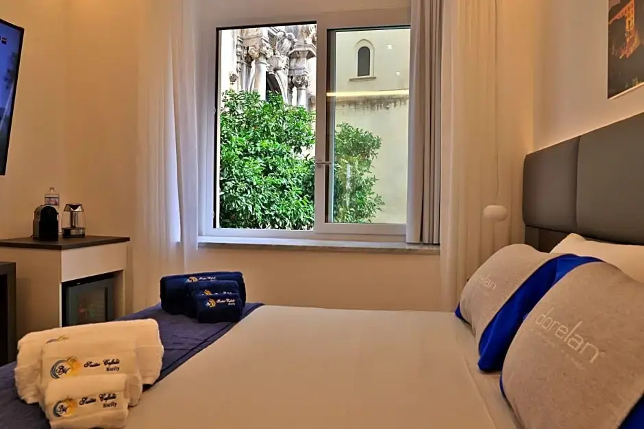 BM SUITES CEFALU