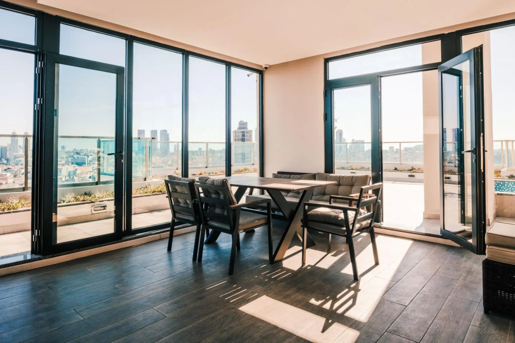 Sleek Flat in Kagithane With Terrace