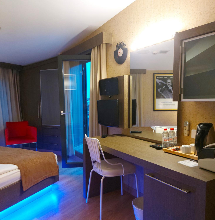 Jazz Hotel