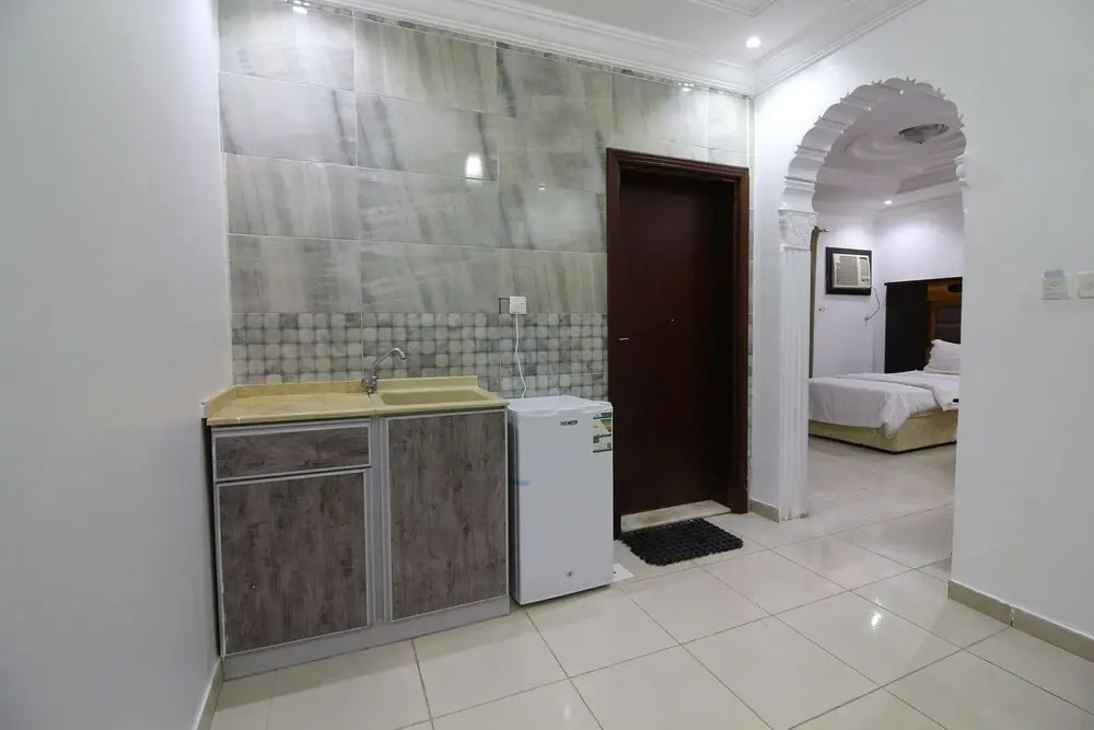 OYO 594 Taj Lamar Furnished Apartments