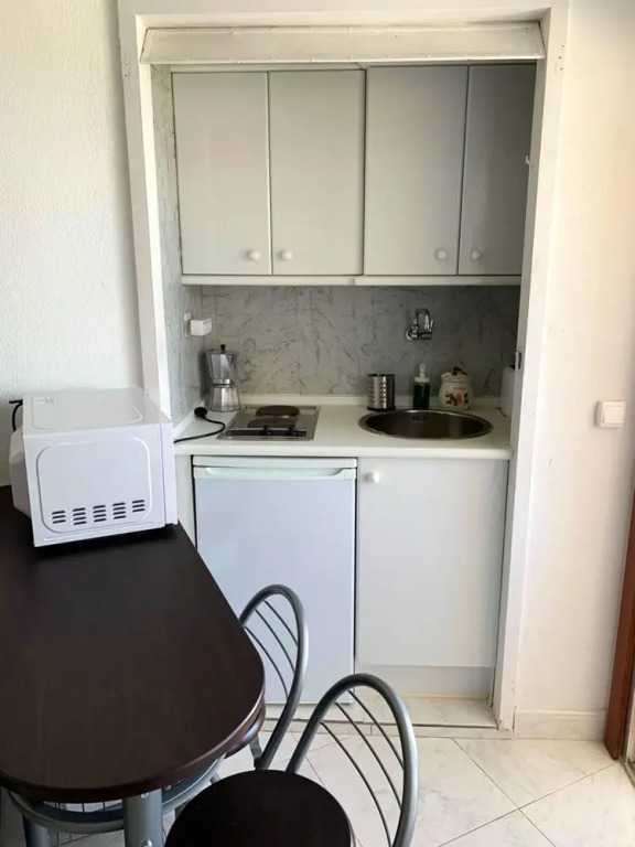 Studio in Benalmádena, With Wonderful sea View, Shared Pool and Wifi