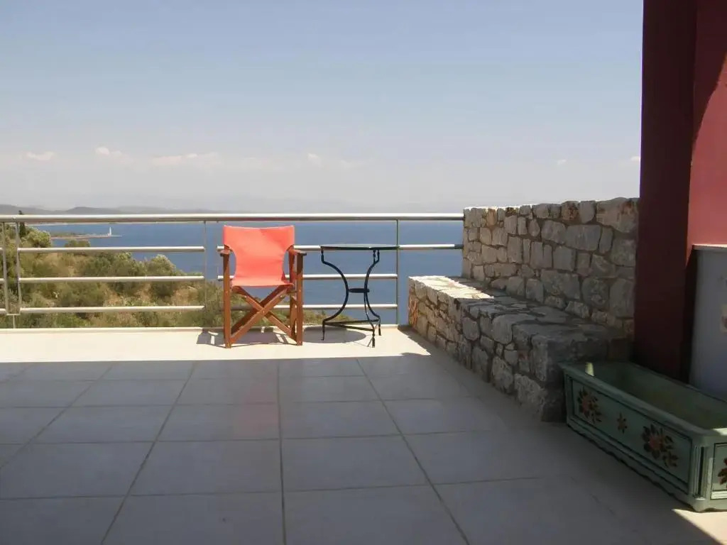 Theano House Mani