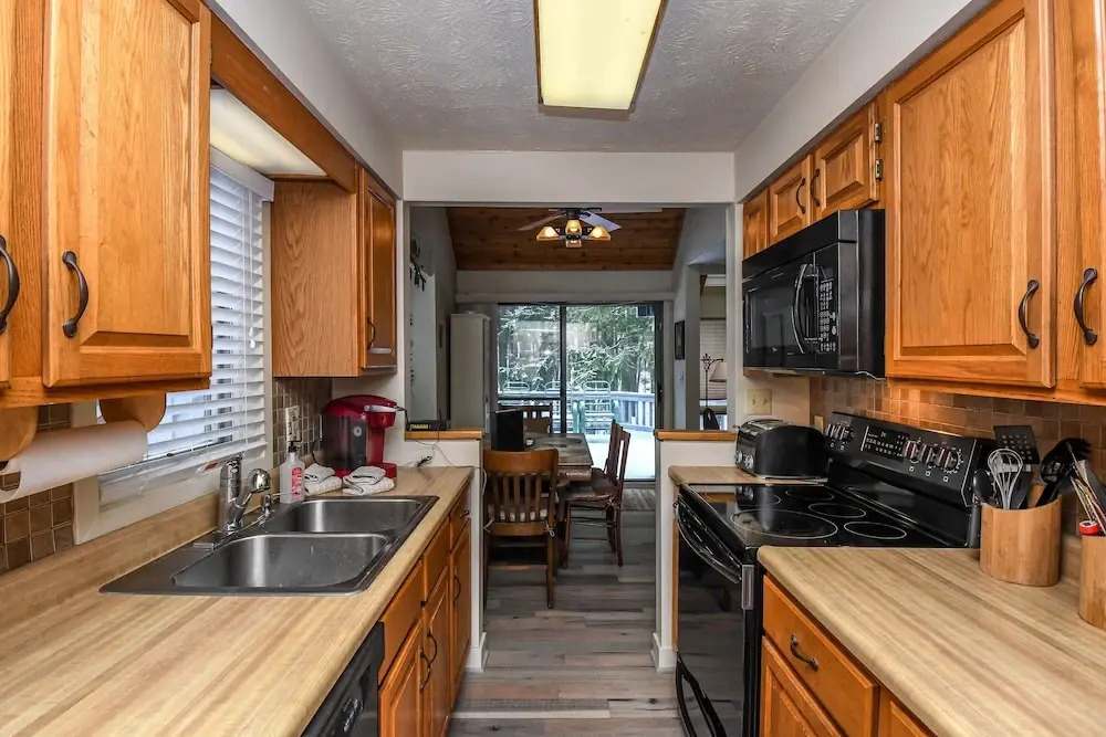Arrowhead Village 3 Bedroom Townhome #15