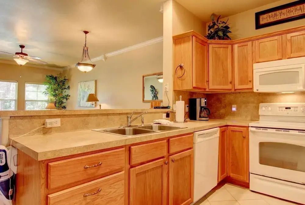 Lazy Pelican - Two Bedroom Townhome