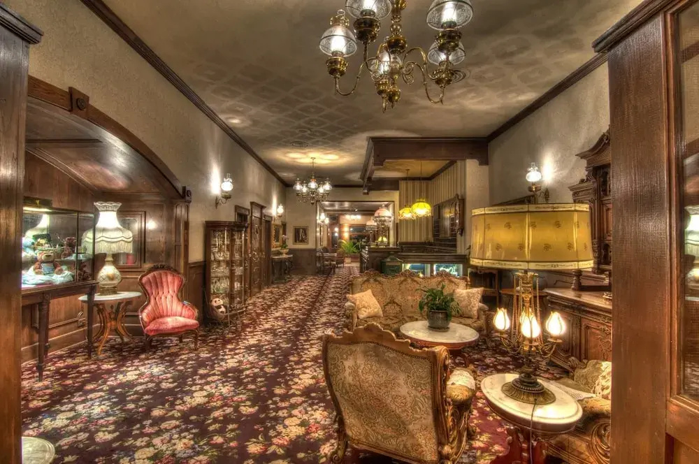 General Palmer Hotel