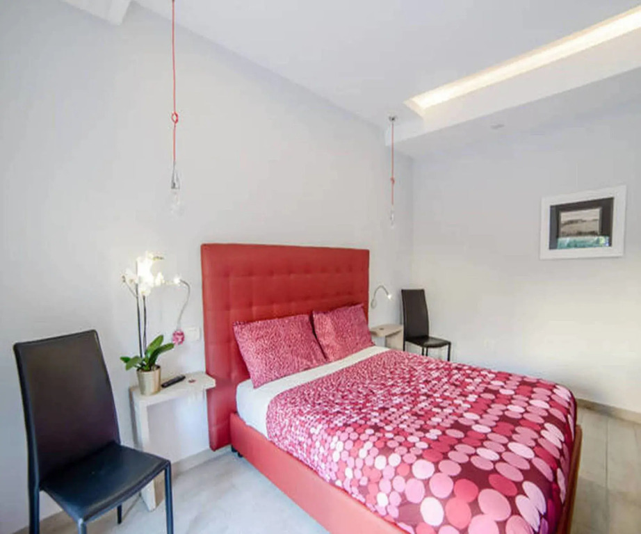 Riviera Luxury Suites