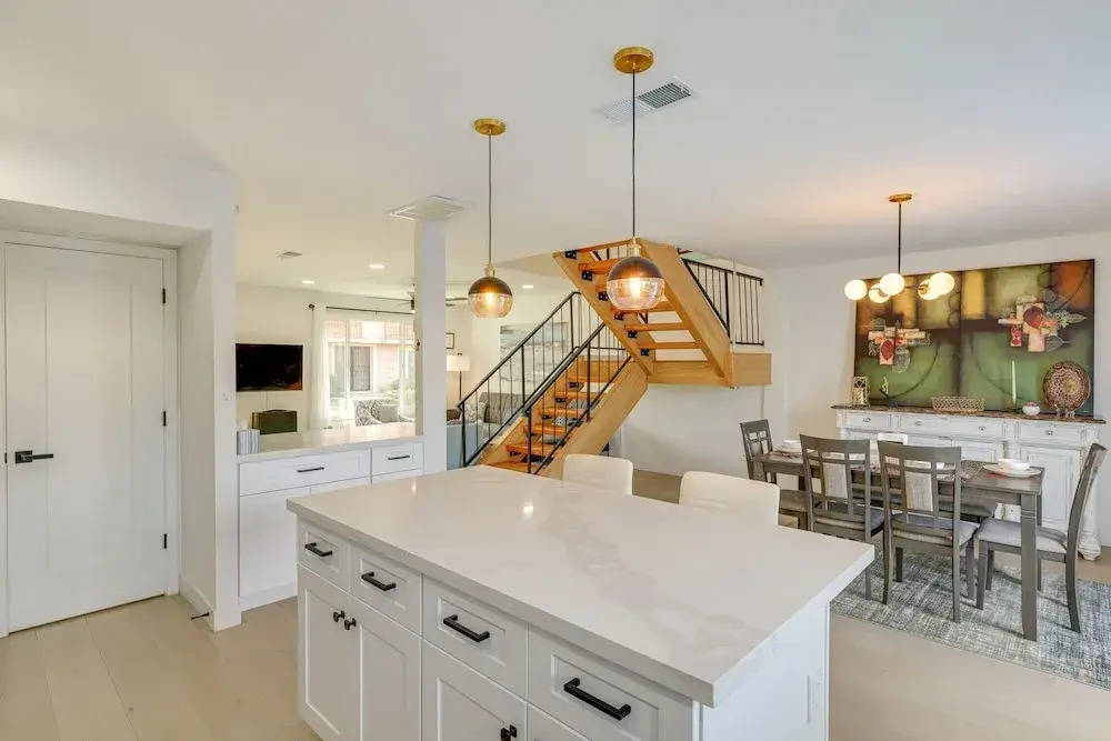 2 Mi to Old Town! Dog-friendly Condo w/ Pool