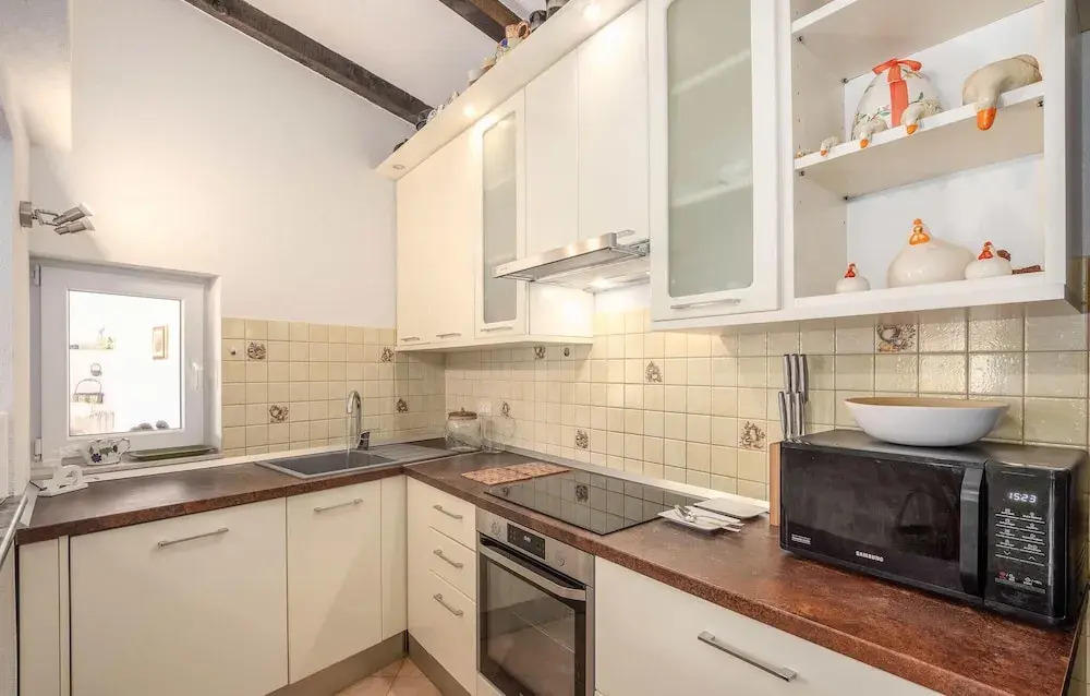 Amazing Home in Zvecanje Gata With Outdoor Swimming Pool, Wifi and 2 Bedrooms