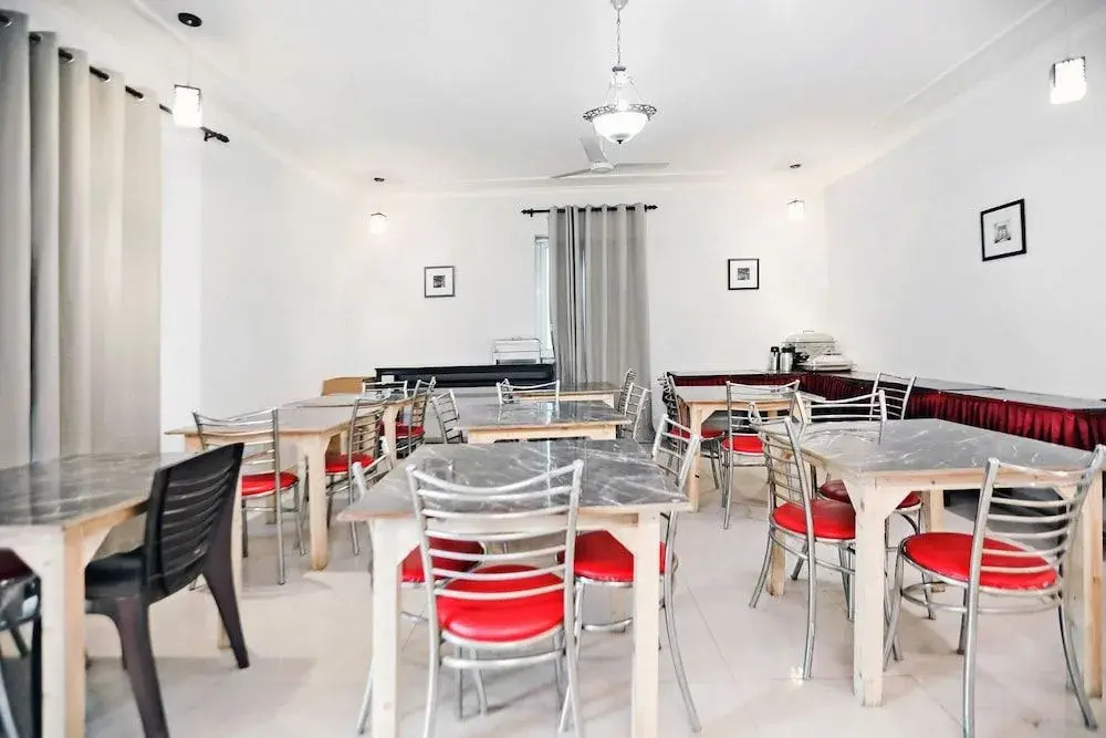 SilverKey Executive Stays 30271 Shoprix mall Sector 61