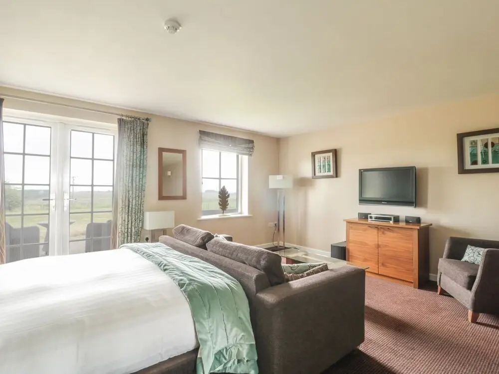 Apartment 8
