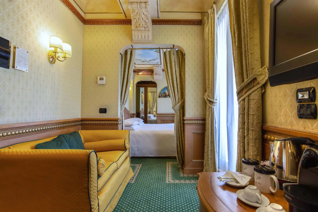Отель River Palace Hotel