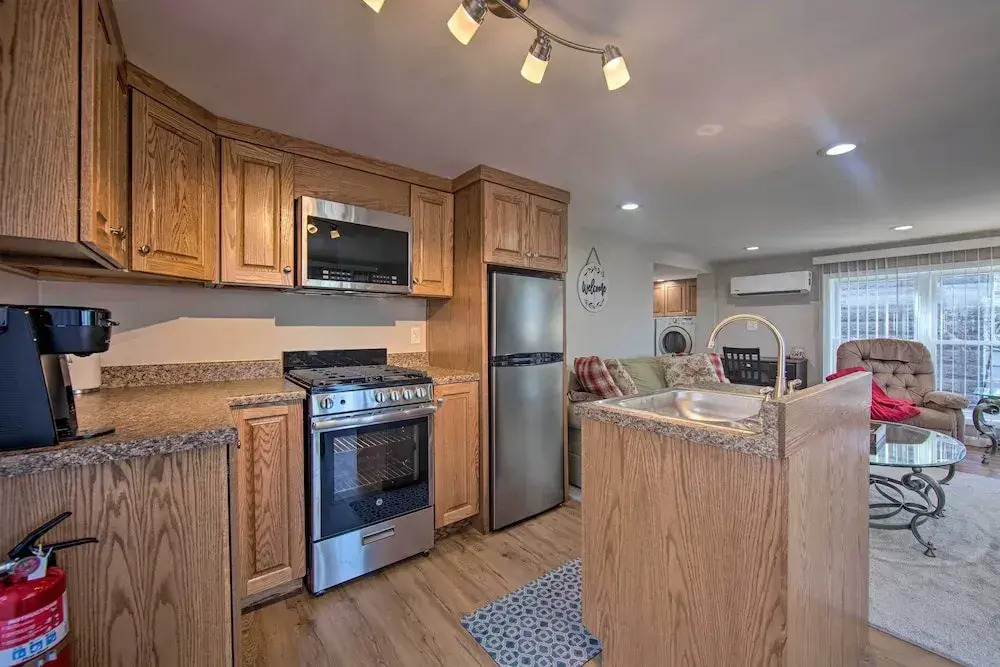 Central Hummelstown Apt: 4 Miles to Hershey Park!
