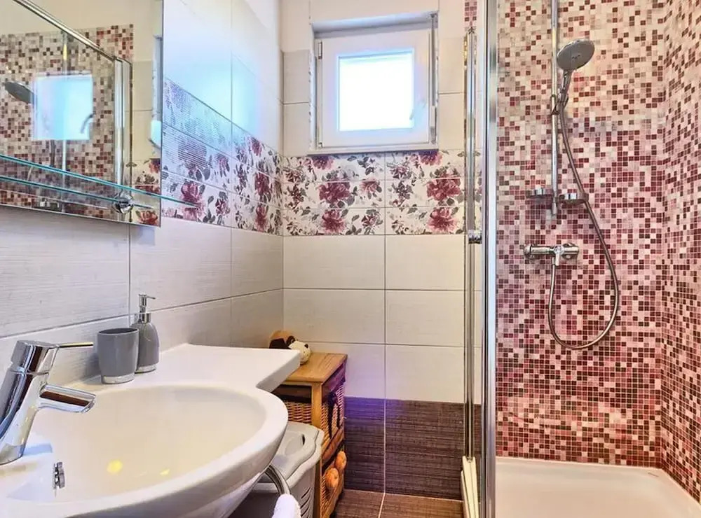 Luxury Apartment Okrug Gornji With Sea View and Pool