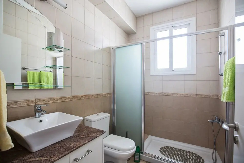 Celebrity Villa Oliver P 14