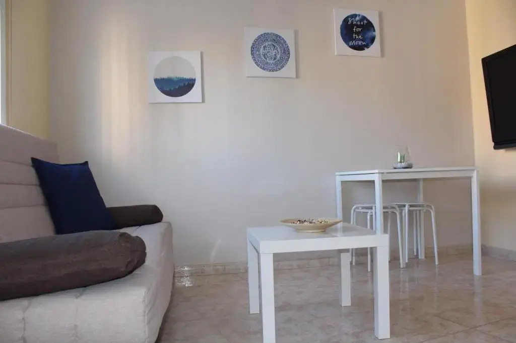 Nice and New Studio with balcony close to the city