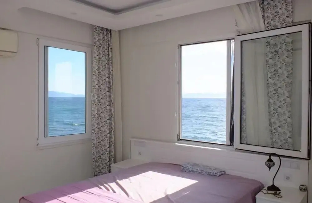 Amazing House With Balcony and Mesmerizing View Right Next to the Sea in Kusadasi