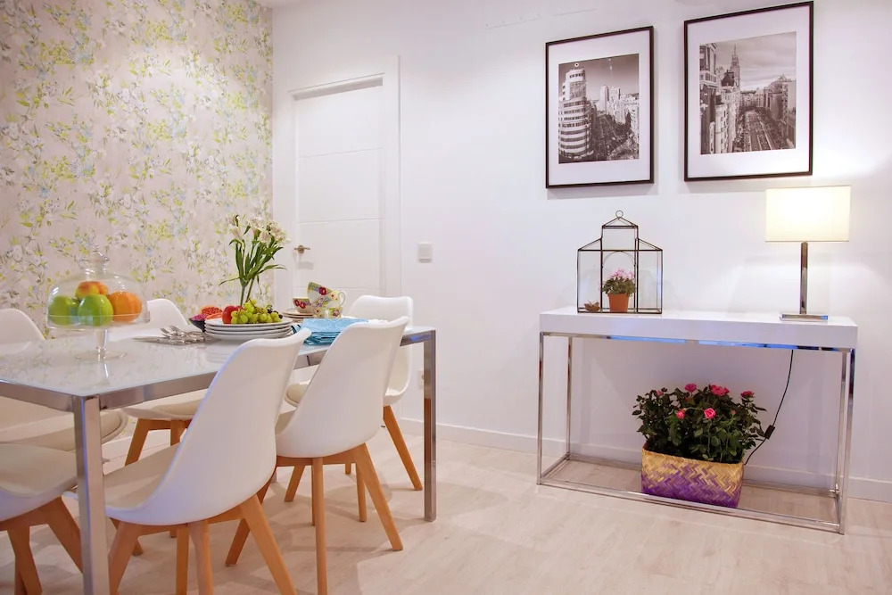Feelathome Madrid Suites Apartments