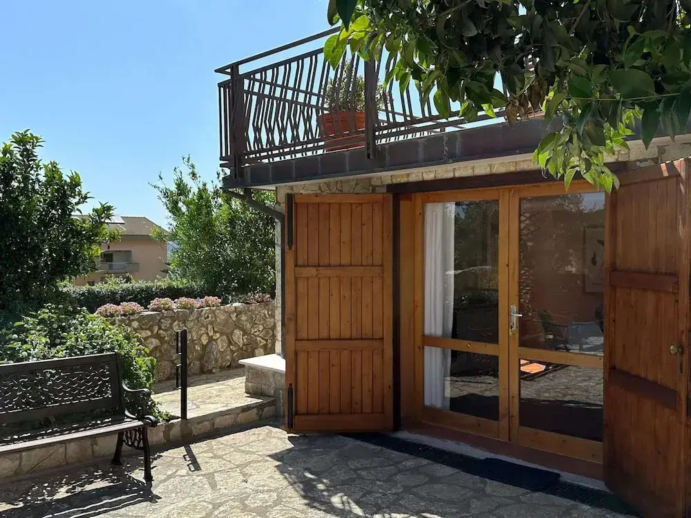 Charming Holiday Home Near Sea