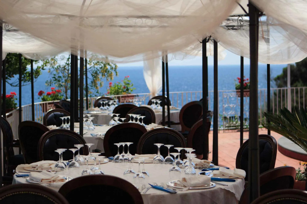 Strand Hotel Delfini