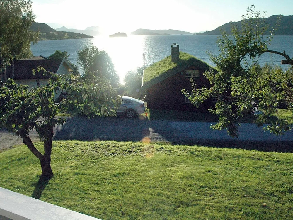 Three-Bedroom Holiday home in Åfarnes