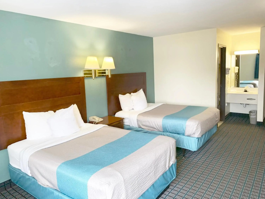 Motel 6 McGraw, NY - Cortland