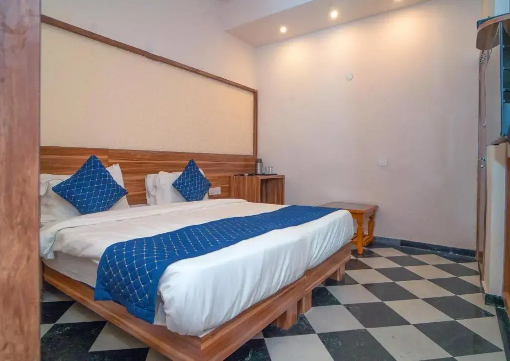 Ostel By Uddhav Villas