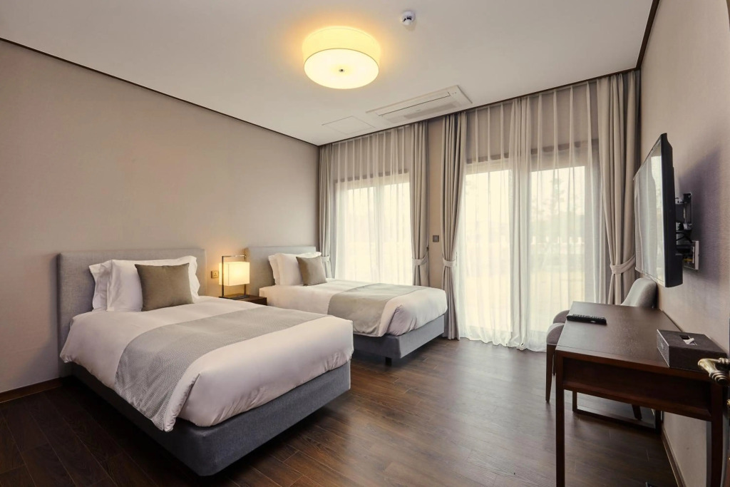 Camphortree Hotel and Resort