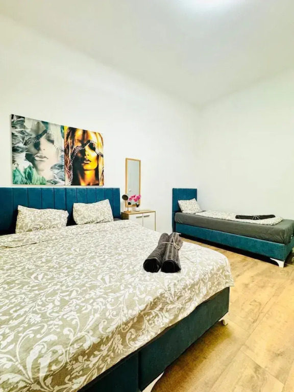 5BR Apartment Near Matzleinsdorfer