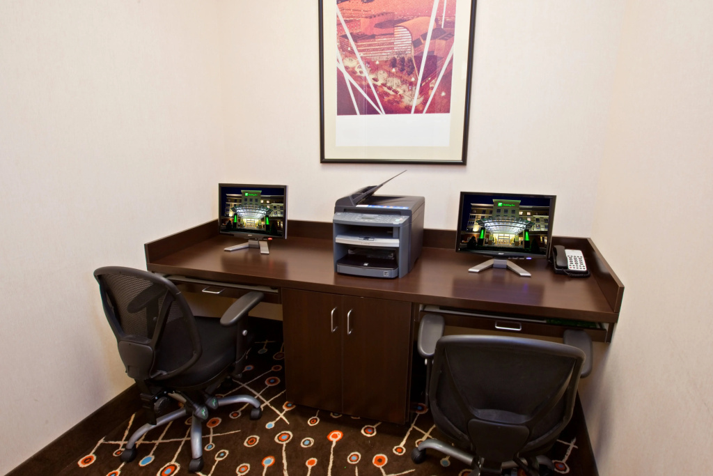 Holiday Inn Louisville Airport - Fair/Expo by IHG