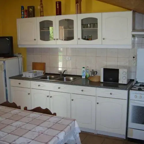 Halasi Szallashely