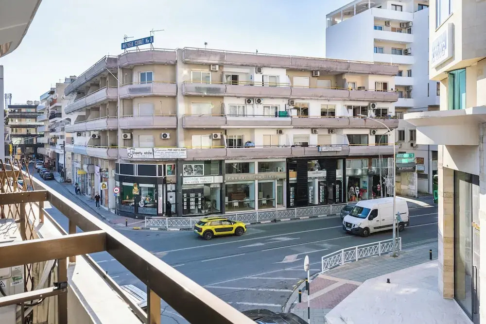 Berries 1-BR Apt in Larnaca