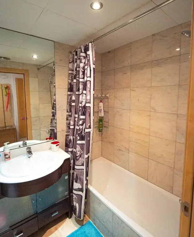 Two bedroom stylish studio, 5 minutes walk from the beach