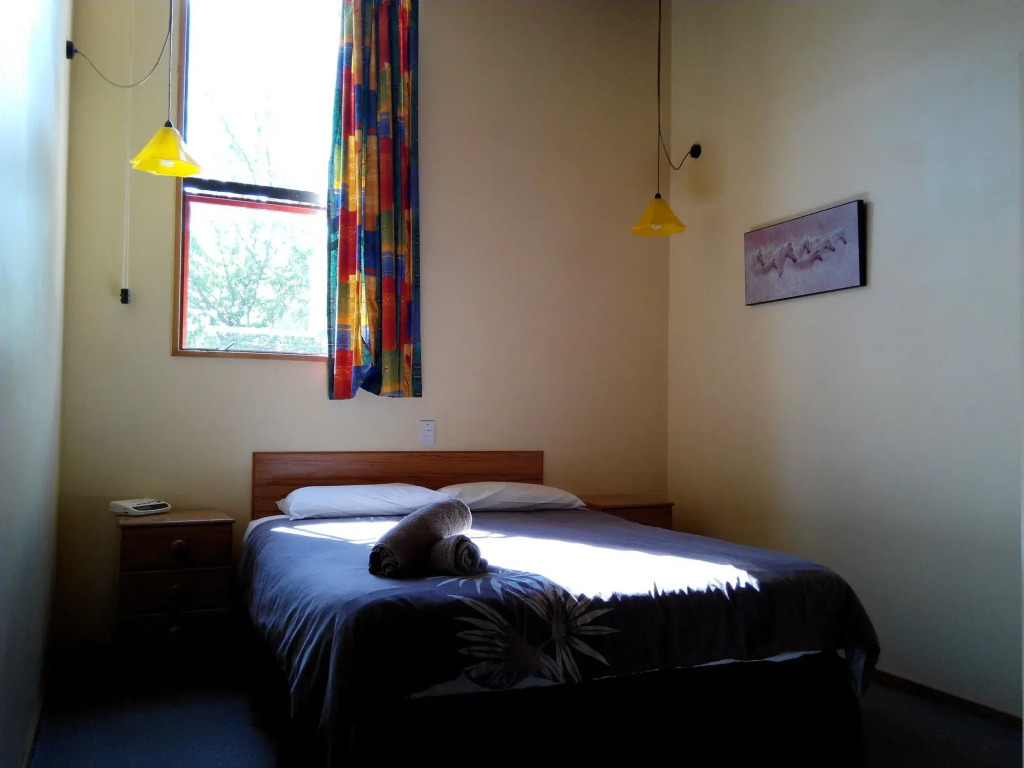 Larchwood Motel