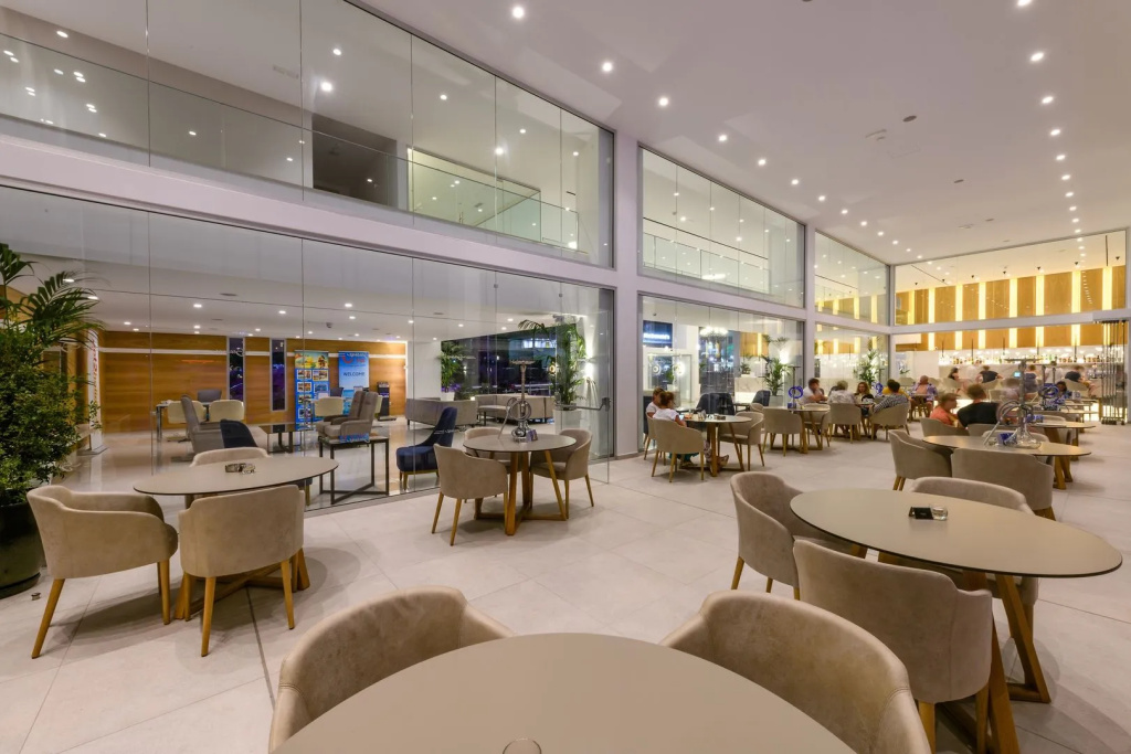 Seasons Hotel
