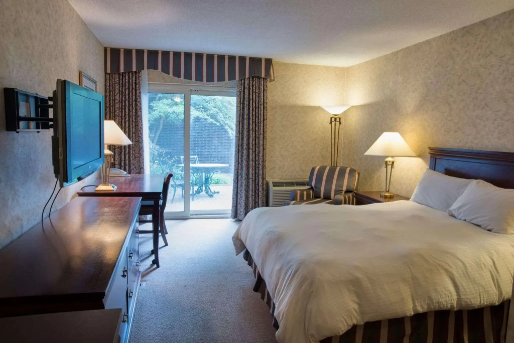 Waterloo Inn Conference Hotel