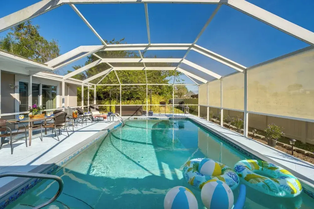 4 Mi to Port Charlotte Beach Park: Gem w/ Pool