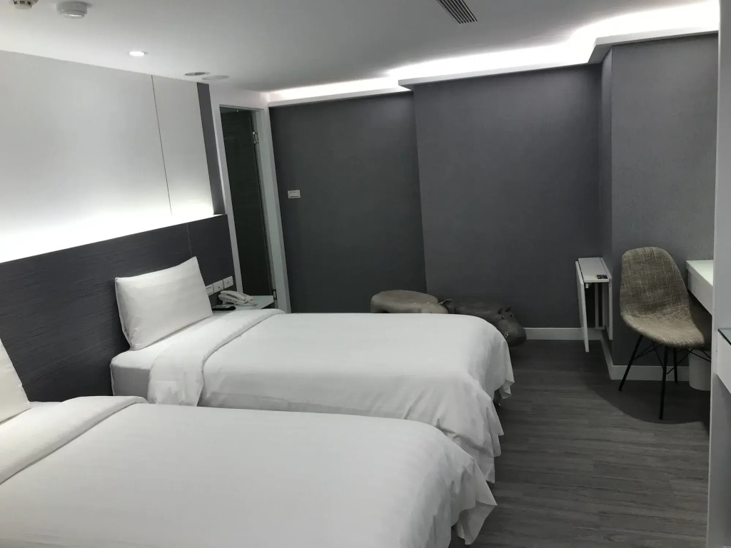 Golden Garden Hotel