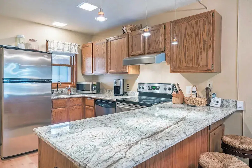 Ghostriders 5 by Avantstay 2 Bedroom Condo Near Main Street, Hiking & Skiing STR Permit #3571