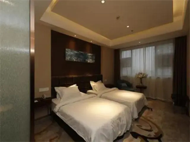 Metropolo, Nanjing, Hundred lakes