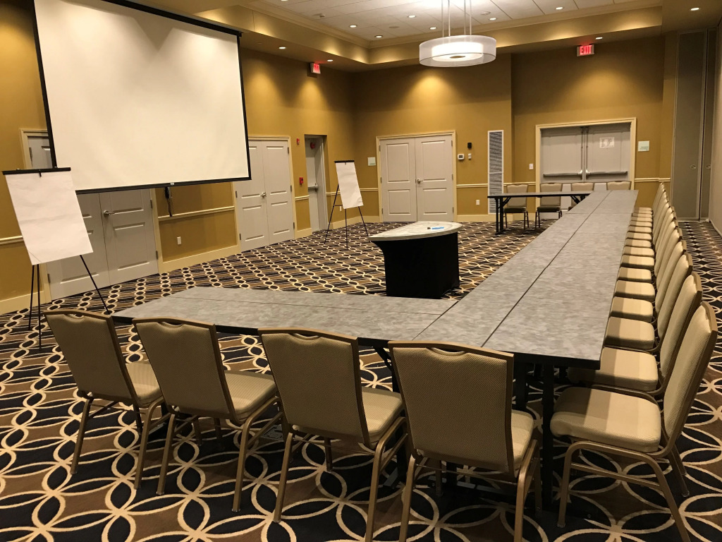 Holiday Inn and Suites East Peoria by IHG