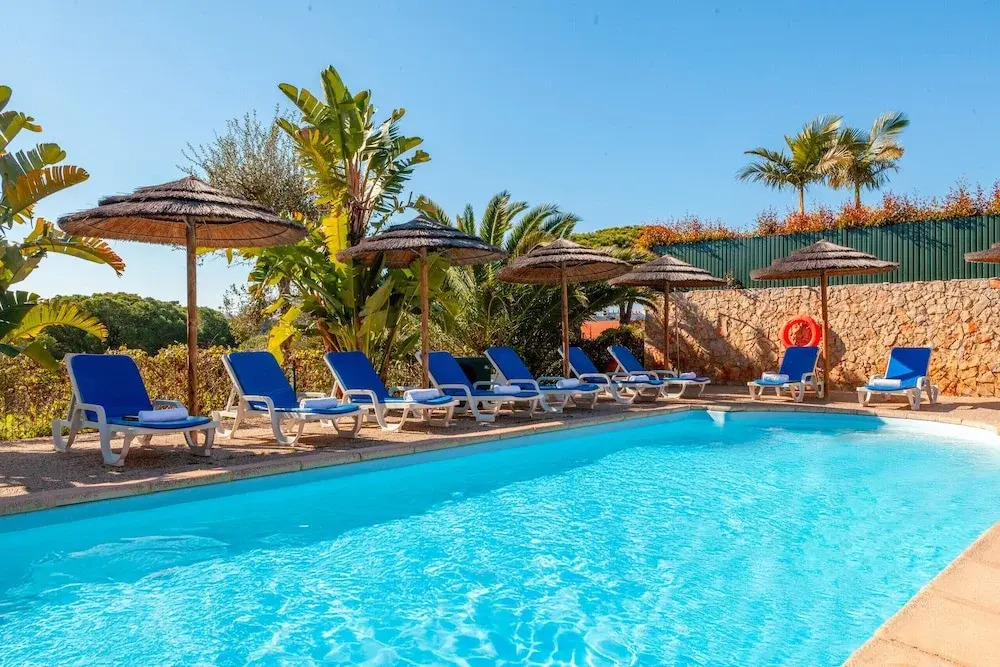 Villa California - Piscina aquecível e BBQ na Corcovada, Albufeira