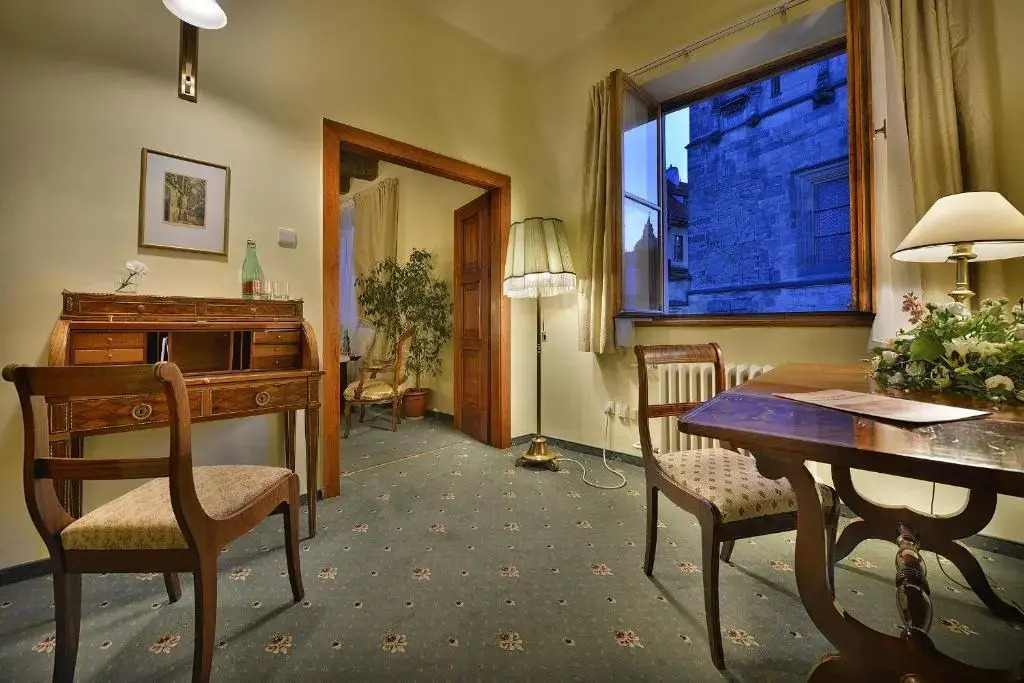 Hotel U Tri Pstrosu