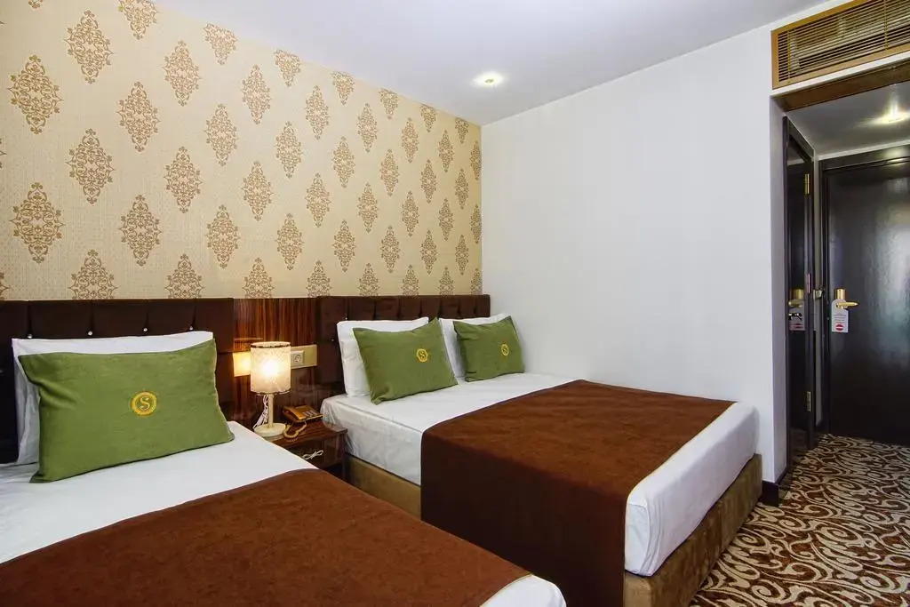 HOTEL S WHITE